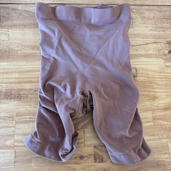 Skims Shapewear High Rise Tummy Control Mid Thigh Shorts Size Large - Picture 2 of 4